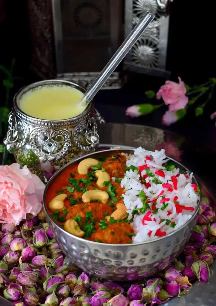 Boulettes de kefta dans une sauce indienne onctueuse aux noix de cajou
