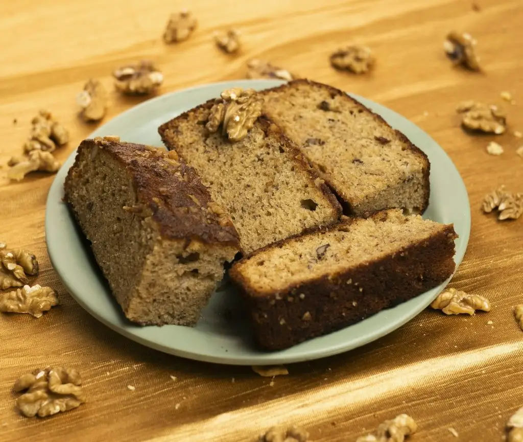 Cake à la chicorée et aux noix – recette Lyon Food Lovers