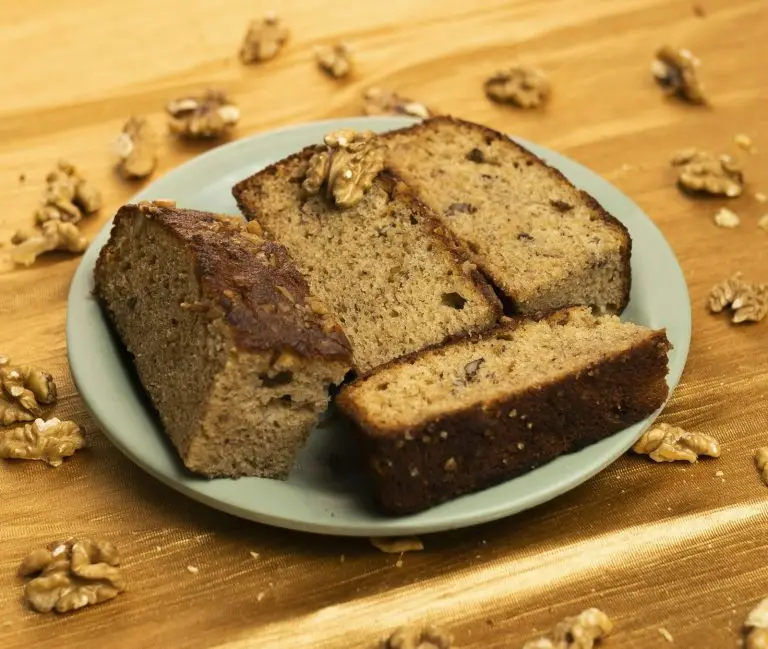 Cake à la chicorée et aux noix – recette Lyon Food Lovers
