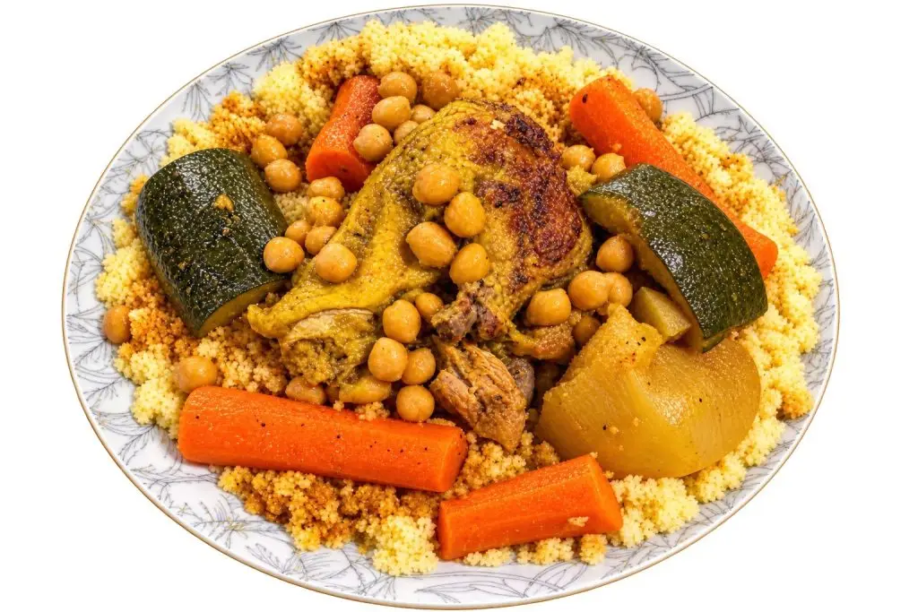 Couscous au poulet, pois chiches, carottes, courgettes et navet au restaurant Casablanca à Vaulx-en-Velin