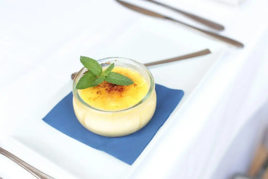 Crème brûlée à la lavande – recette Lyon Food Lovers