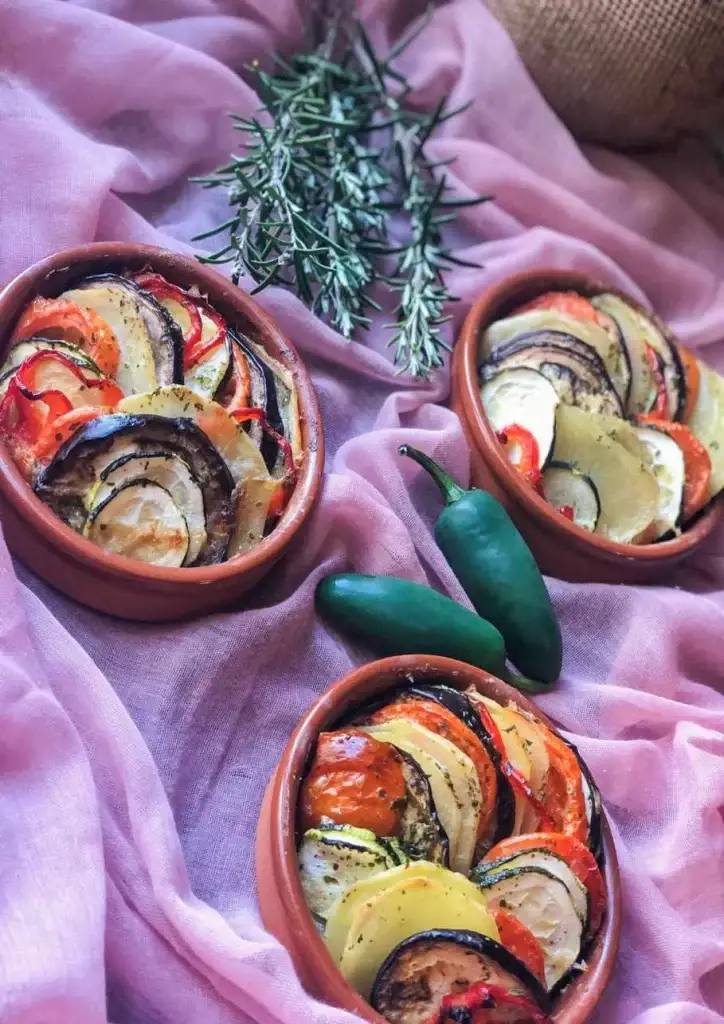 Farandole de légumes du soleil en rosace gratinée au fromage de chèvre