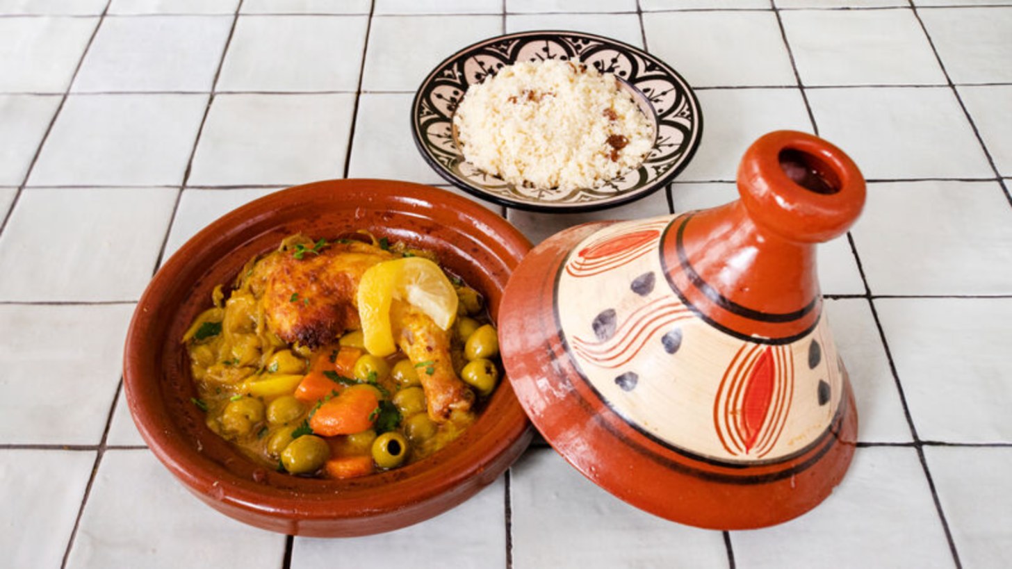 Tajine de poulet aux olives et citron confit avec semoule chez Mamie Couscous, Lyon 7