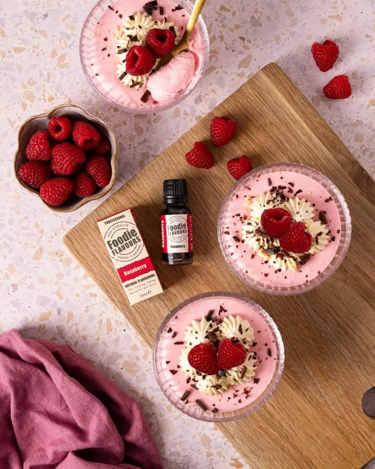 Mousse au chocolat et mousse aux bonbons banane : la verrine fun en deux couches