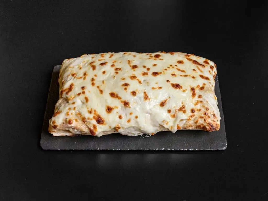 Roulé gratiné à la mozzarella de Krusty Burger, snack halal à Villeurbanne