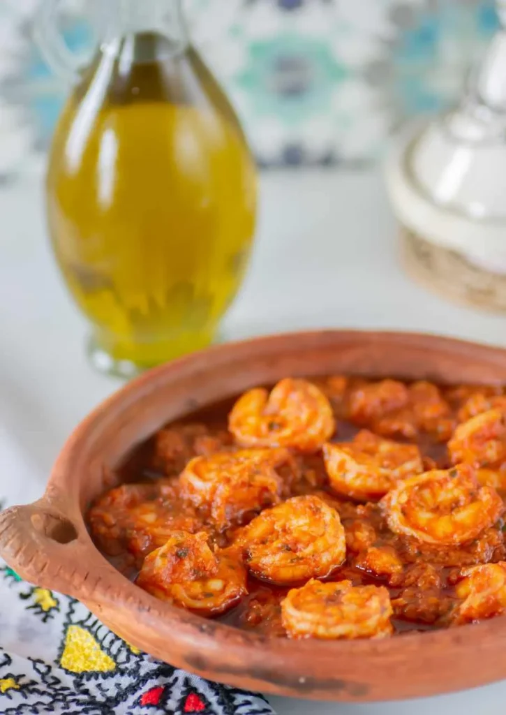 Tajine de crevettes pil-pil en sauce tomate épicée