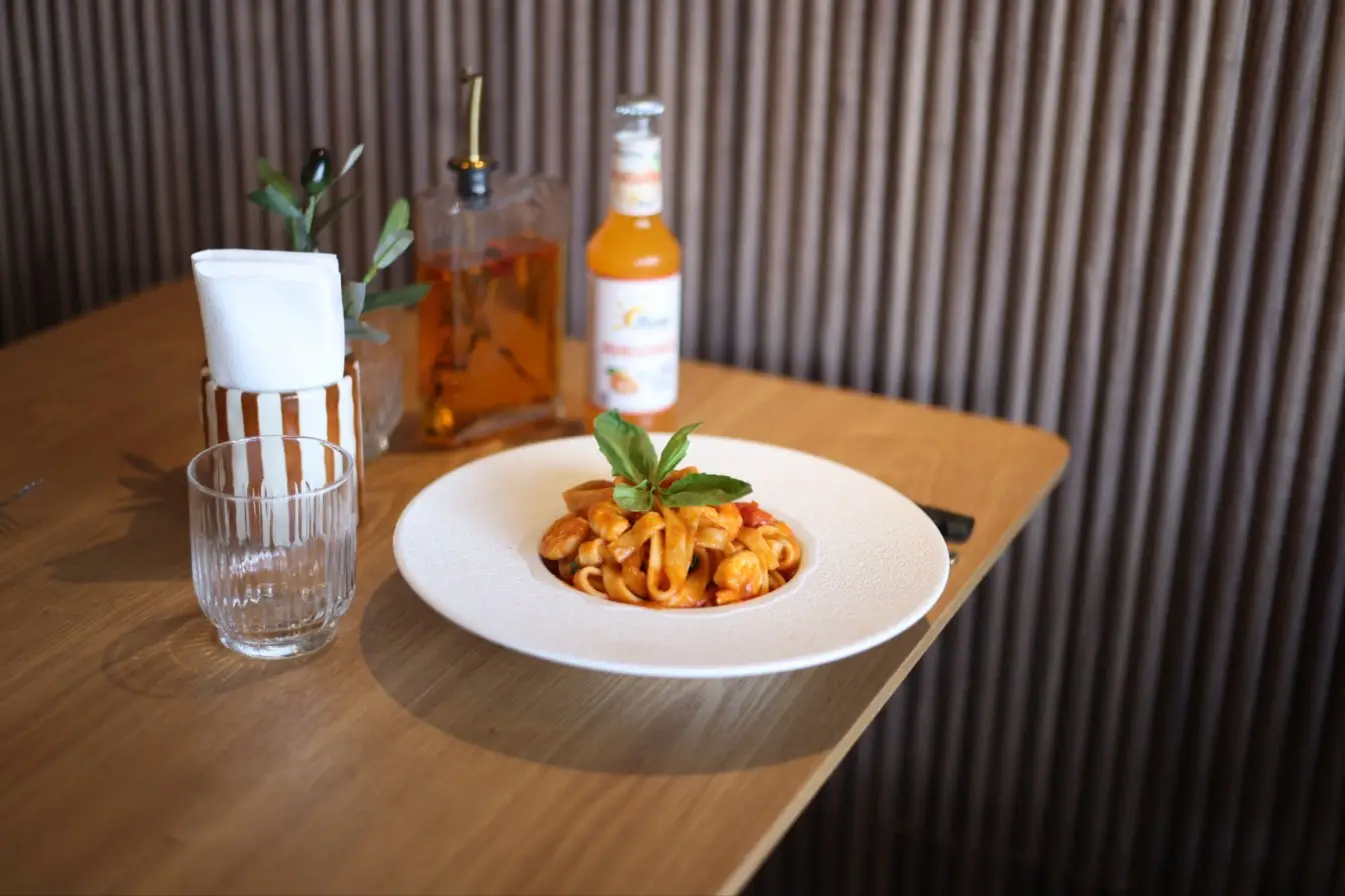 Linguine aux crevettes sauce rosée chez Vittoria à Corbas