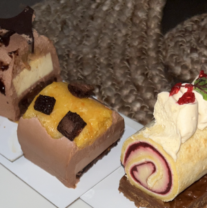 Bûches de Noël Lyon
Mariiller les Saveurs
Desserts Noël halal
Bûche nuit étoilée
Bûche Franklin pistache
Bûche Bobosse sans gluten
Pâtisseries festives Lyon
Chocolat Valrhona Noël
Bûches originales Lyon
Noël gourmand halal